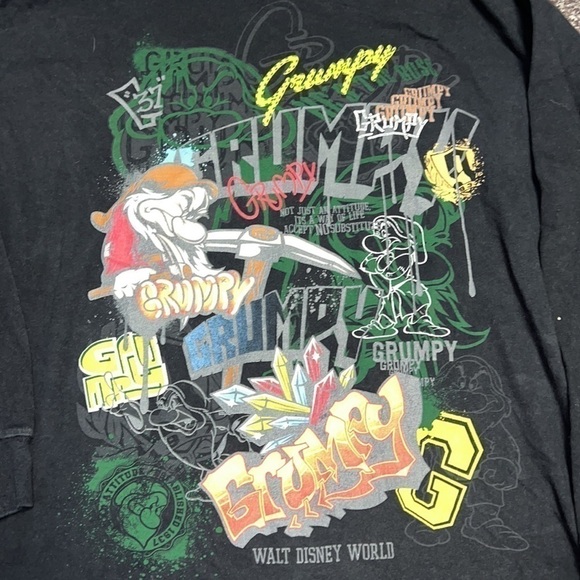 Rare Walt Disney World Grumpy Graffiti Men’s Sz Large - Picture 2 of 3